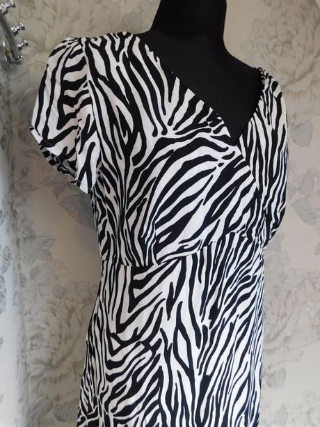 Kvalitne letne šaty, 38