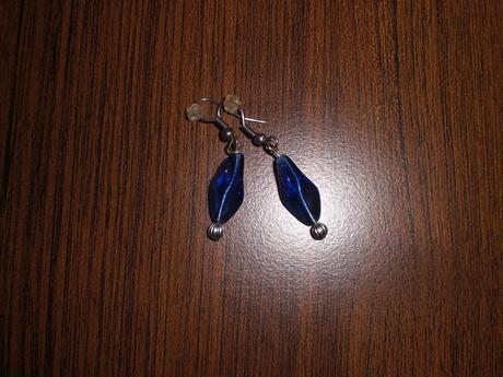 Krásne modré náušnice akoby slzičky,