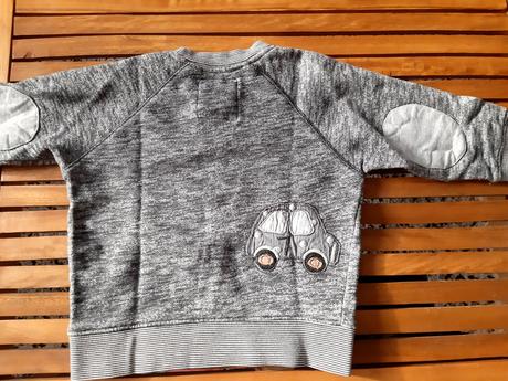 Mikinka s nasitymi autickami, next,92