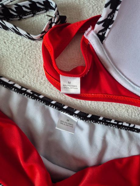 Zaujímavé dámske plavky, s