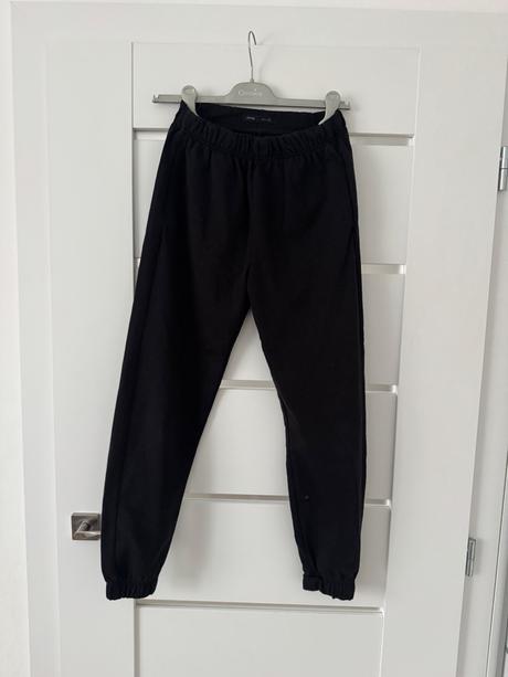 Čierne teplaky, sinsay,xs