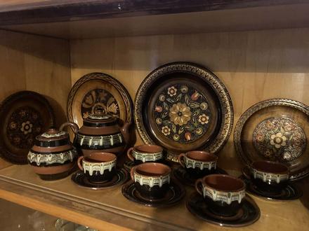 Bulharská keramika+taniere bulharské drevené, 