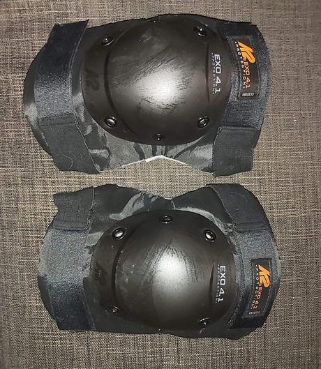 Chrániče na kolená a na lakte, l