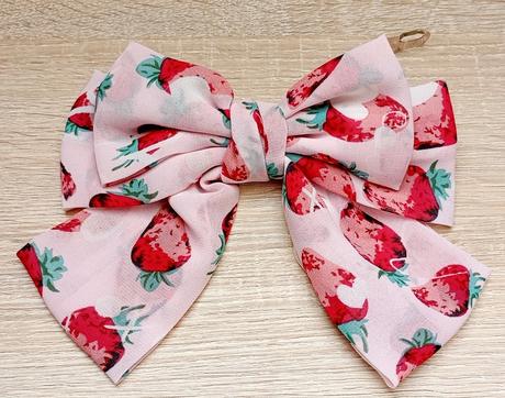 Jahôdková mašľa do vlasov,