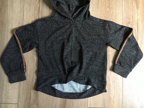 Mikinka reserved, reserved,134