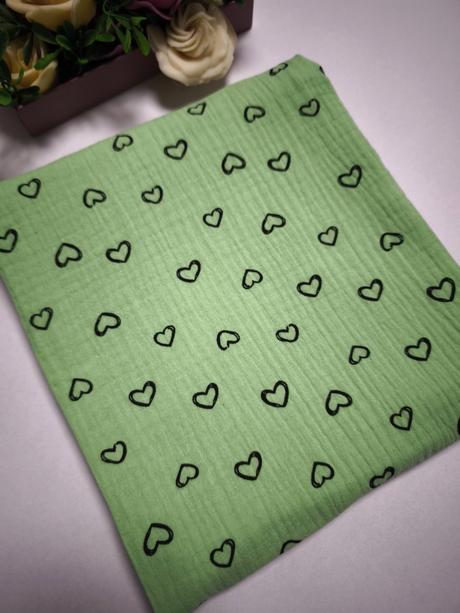 2- mušelínova plienka zelená srdiečka, 