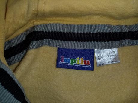 Pár krát oblečená mikina, lupilu,110