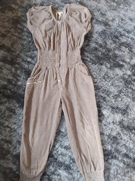 Dievčenský overal, 116