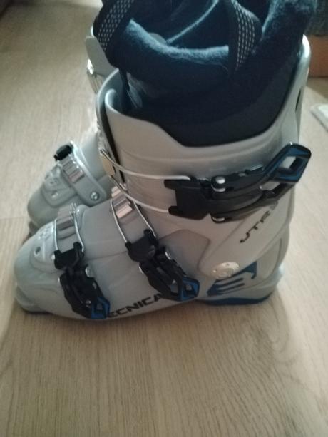 Lyžiarky, tecnica,37