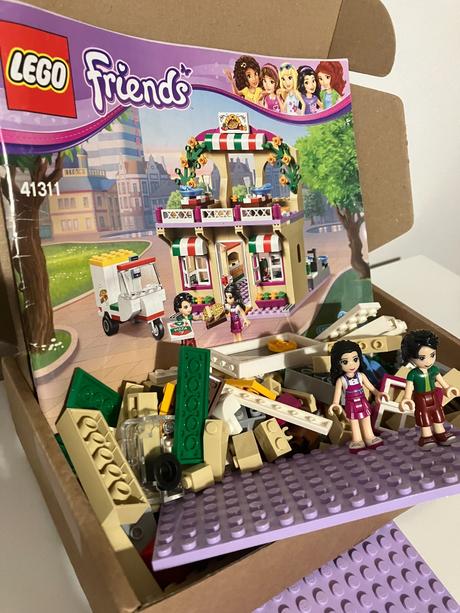 Lego friends -pizzeria v mestečku heartlake,