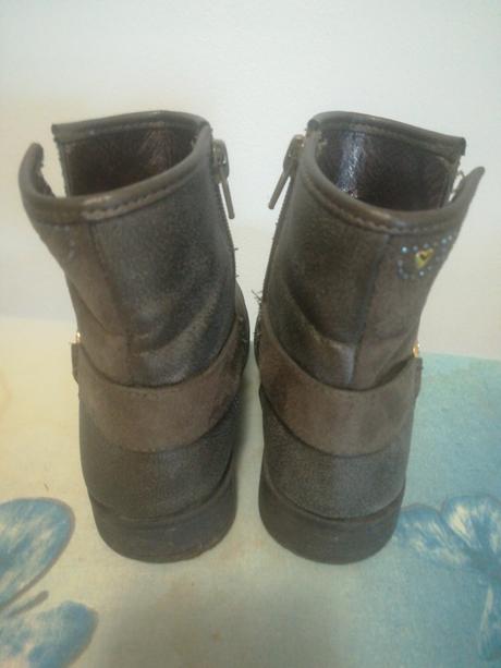 Kotnikove čižmicky, 30