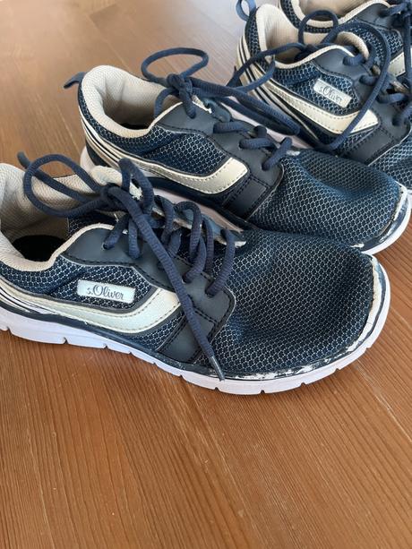 35 tenké tenisky pre dvojičky, 36