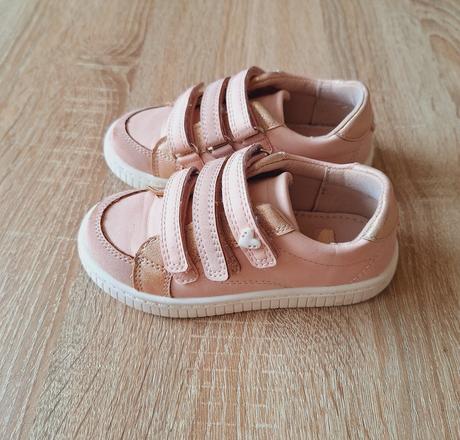 Topanky pre dievcatko, 25