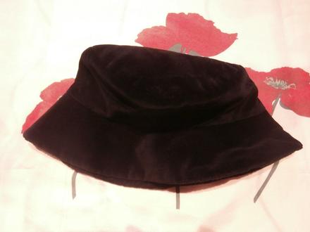 Elegantný, dámsky klobúčik/čiapka, m