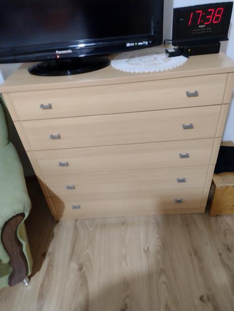 Predám manželskú posteľ rošty madrace 4ks a stálne, 