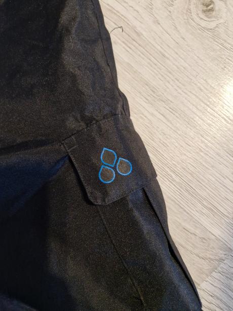 Nohavice do snehu, 146