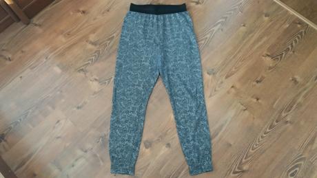 Ľahké nohavice s leopardmi, 158