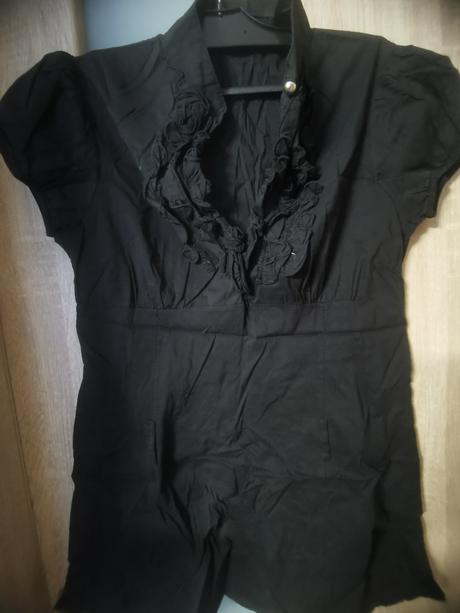 Blúzka čierna dlhá, s