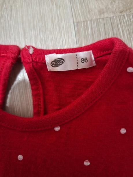 Vianočné šaty, 86