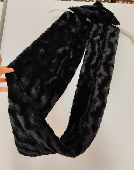 Nekonečný chlpatý šál, 