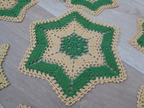 Do zelena obrusky +háčkované,, 