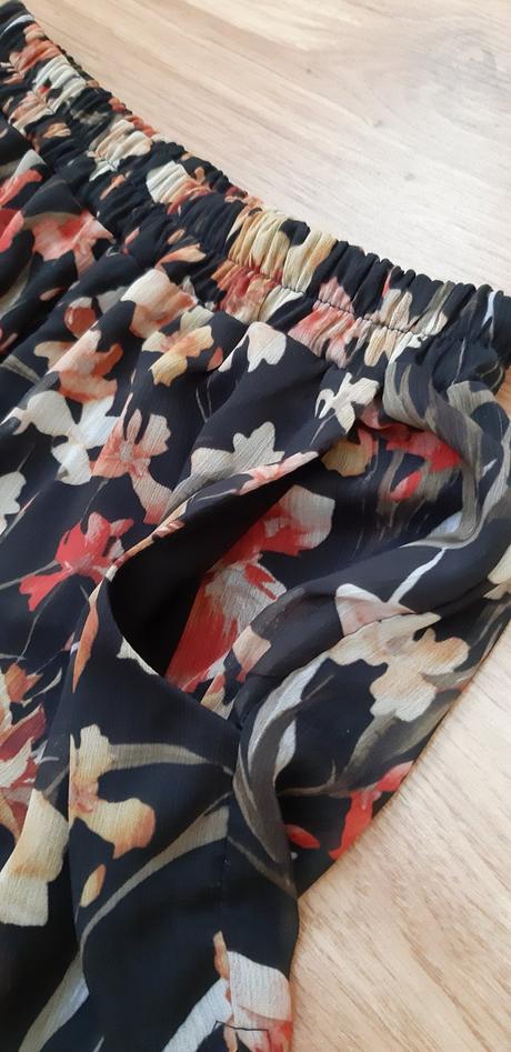 Kvetinové voľné šortky, xs