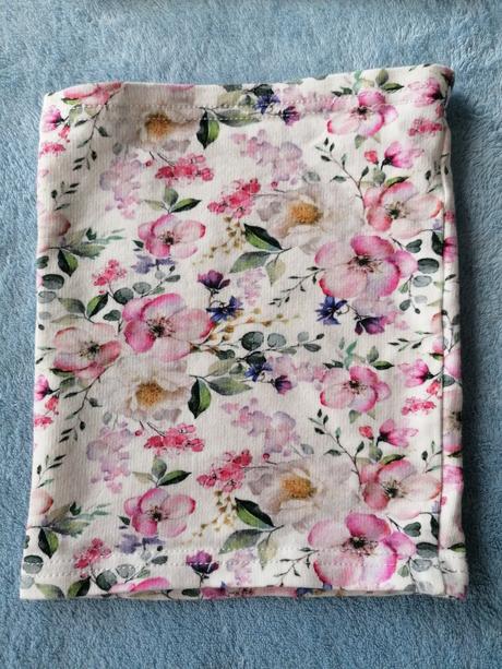 Kvietkovany kompletik, 74