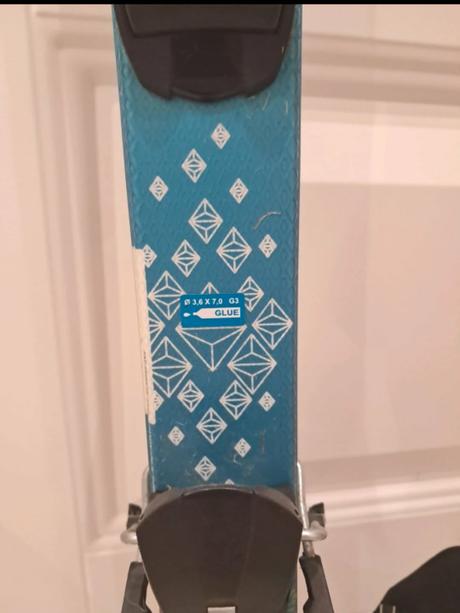 Lyže a lyziarky, 130-139 cm