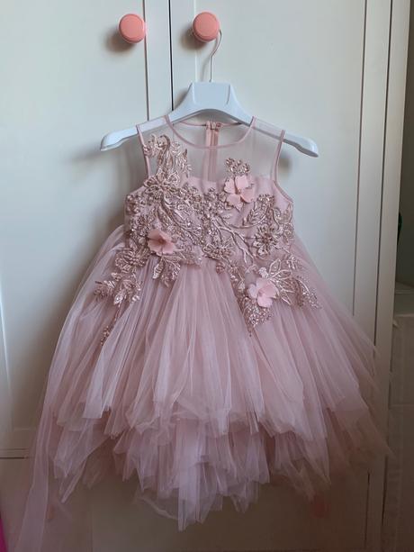 Spoločenské šaty, 104