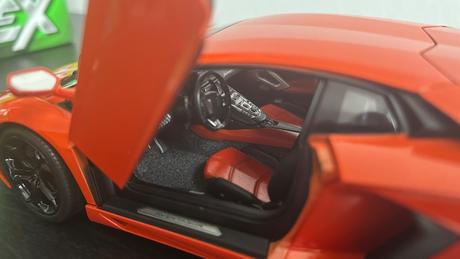 Lamborghini aventador 1/18 welly nex,