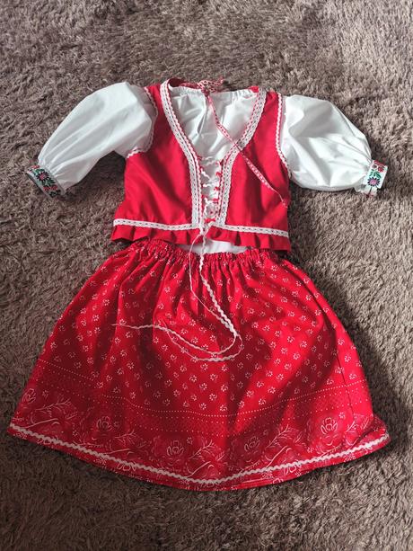 Dievčenský kroj nový 9-11rokov, 146
