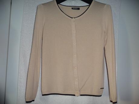 Príjemný svetrík takmer nenosený, kik,s