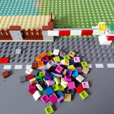 100ks 1x1 hladké stavebnicové kocky,