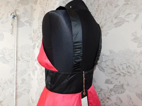 Velmi pekne saty na slavnost, 38 / m