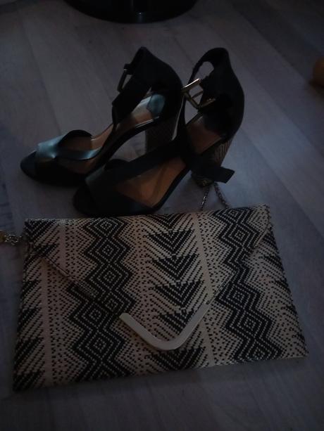 Listova kabelka a sandalky, 38