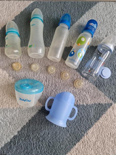 Fľašky mix, dávkovač mlieka a pohárik, babyono