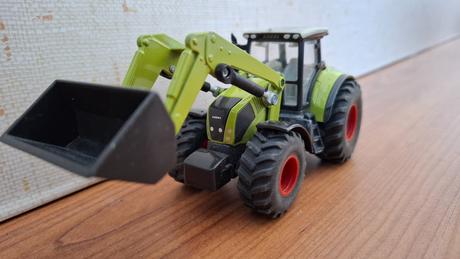 Traktor farmer siku,