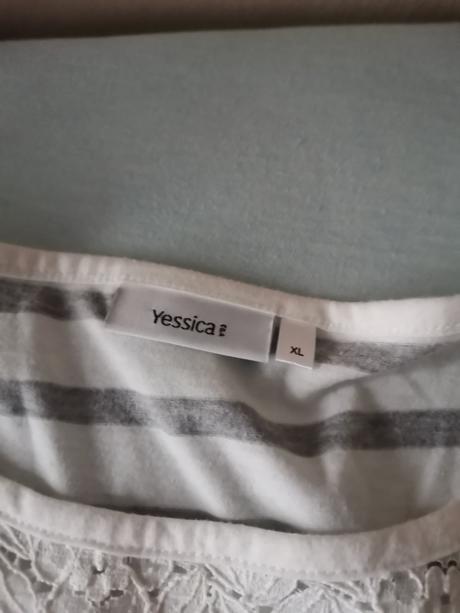 Dve dámske tričká, xl