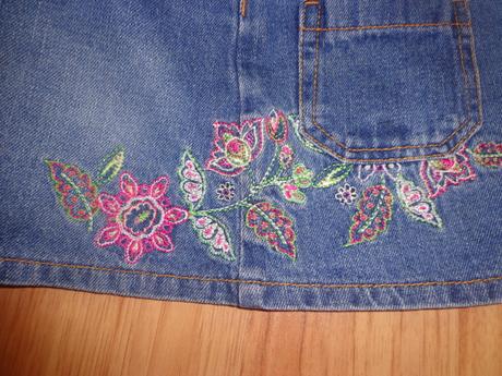 Tričká, sukňa a vesta, 104–116