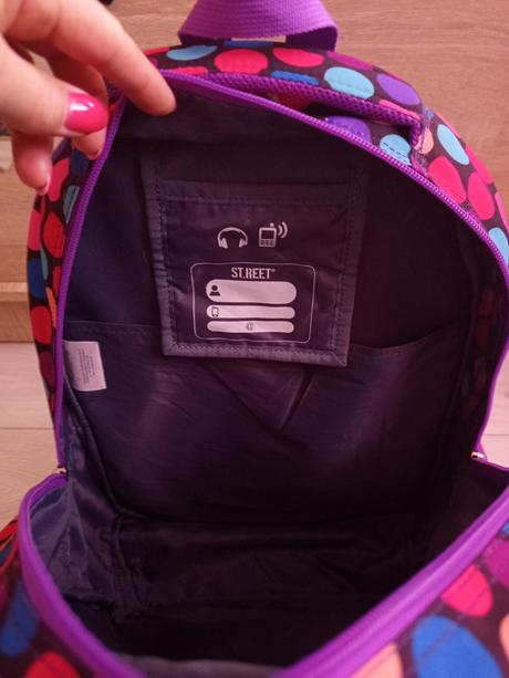 Bodkovaný školský batoh, 