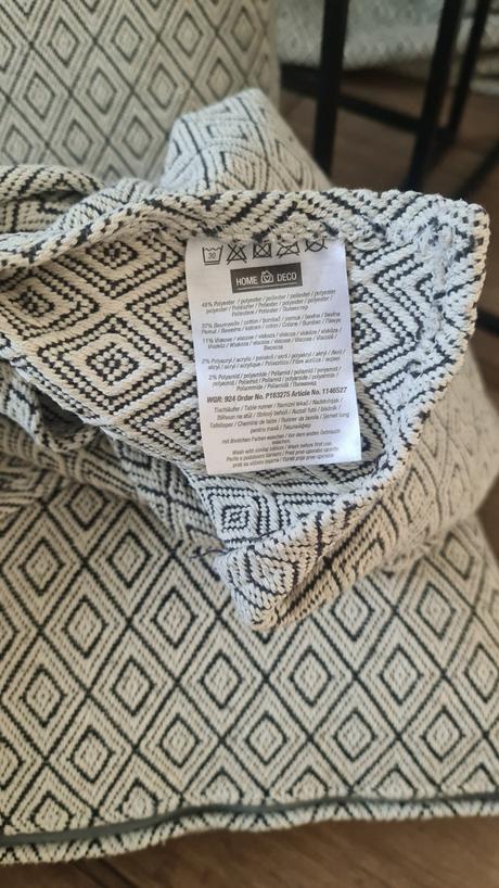 2x obliečka na vankúš + 2x behúň na stôl, 