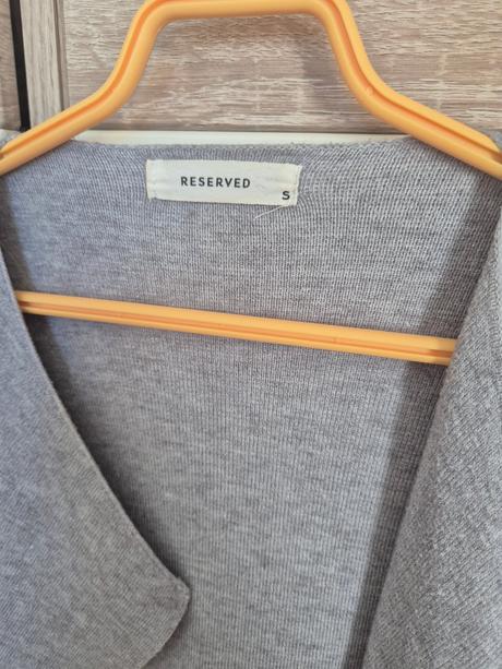 Kardigan, reserved,s