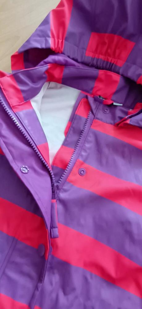 Nepremokavá  bunda, 110