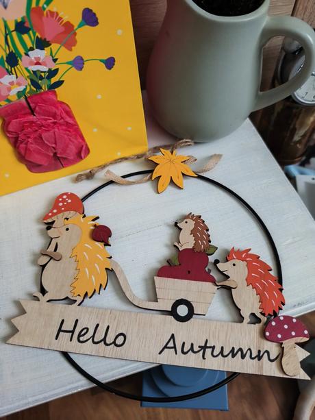 Kovový venček s rodinou ježka, 