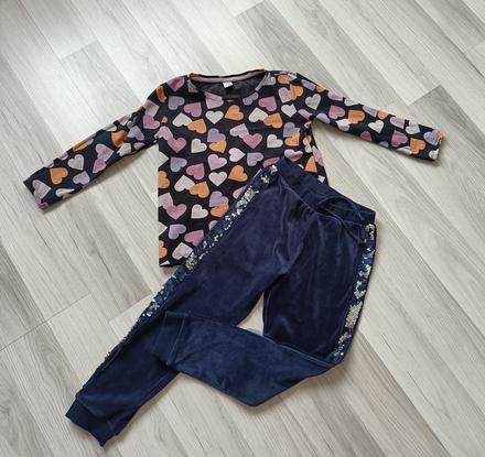 Srdiečkavé tričko s tepláčkami, 122