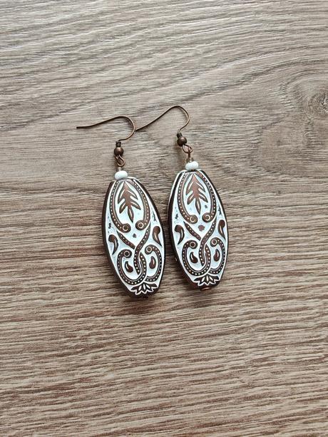 Krásne visiace náušnice,