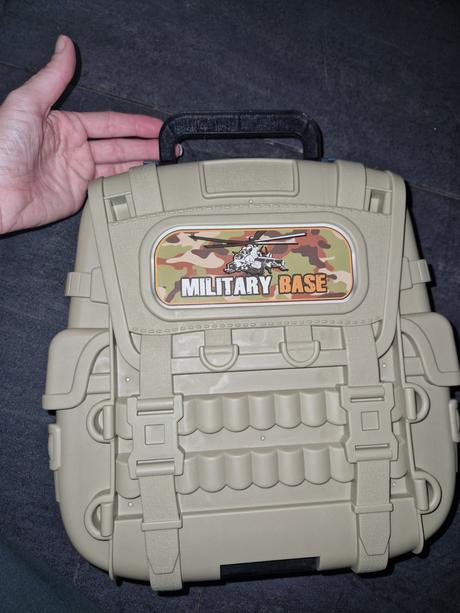 Vojenský skladací kufrík, 