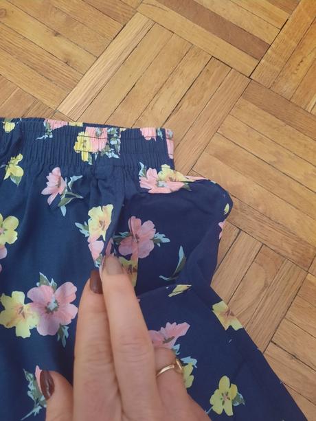 Dievčenská sukňa, 128