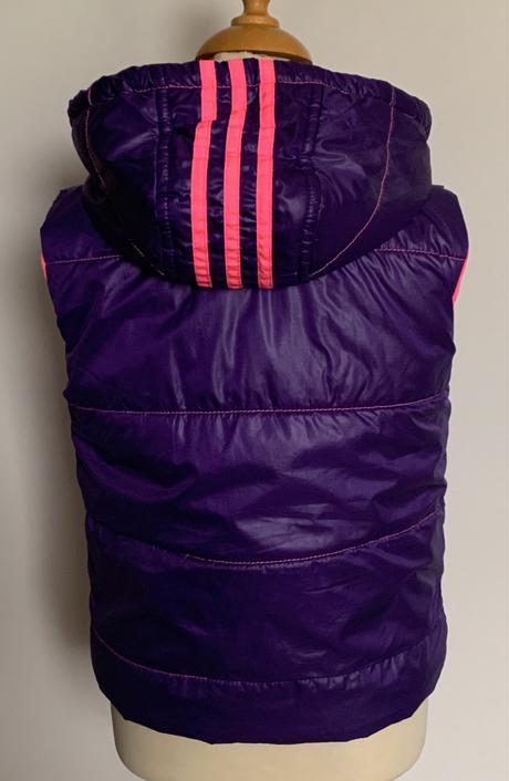 Dievčenská fialová vesta, 110