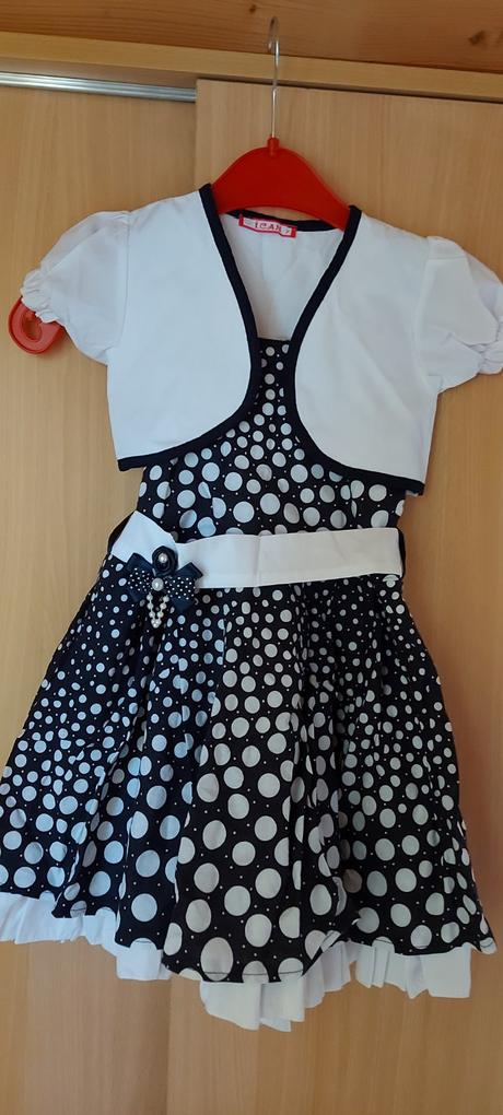 Slavnostne saticky, 104